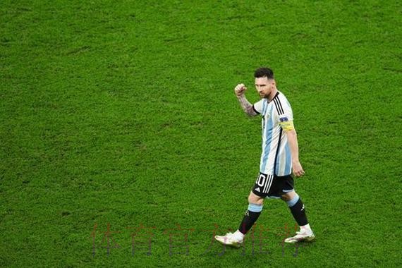 阿斯：维尼修斯正在坠落 他目前续约停滞状态存疑